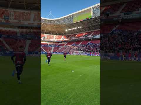 Sergio Herrera salta a calentar en El Sadar antes del #OsasunaRealMadrid