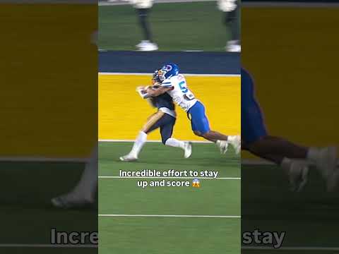 How did he stay up?! 🤯 #calbears  #accfootball #football #collegefootball #sports  #collegesports