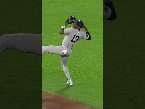 Jazz Chisholm Jr. contorts his body to make a spectacular throw for the out 🫢