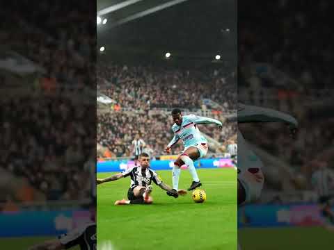 Rumour has it he's still sliding 🛝 | Newcastle v Brentford