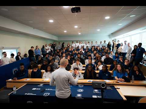 1ere édition du Forum des métiers Paris FC à destination des jeunes du centre de formation.