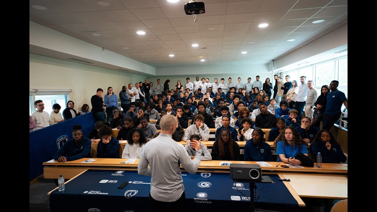 1ere édition du Forum des métiers Paris FC à destination des jeunes du centre de formation.