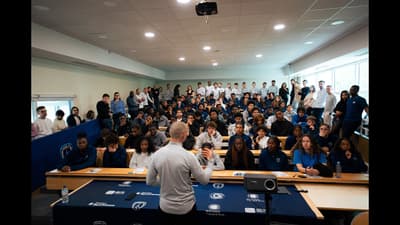 1ere édition du Forum des métiers Paris FC à destination des jeunes du centre de formation.