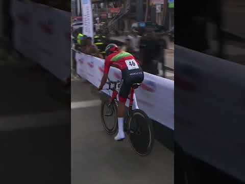 That nearly ended in disaster 😅 A sketchy moment for Marouane Kharbouchi in the junior TT.