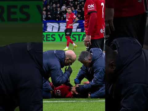 Justo así y aquí se fracturó el pómulo nuestro capitán Raíllo