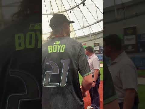 Burnley FC X Tampa Bay Rays 🤝 #PLMornings #BurnleyFC #football