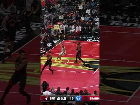 Isaiah Jackson Somehow Finds Ben Sheppard for Three to Cut the Deficit to Four 👏