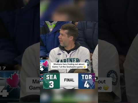 Mariners fans finding out about Game 7 at the Seahawks game