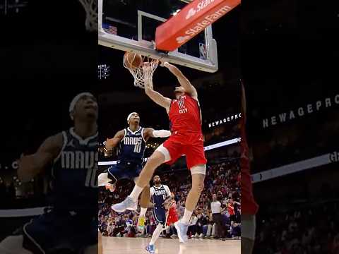 Zion Williamson finds Karlo Matkovic for alley-oop from DEEP #pelicans #mavericks #highlights