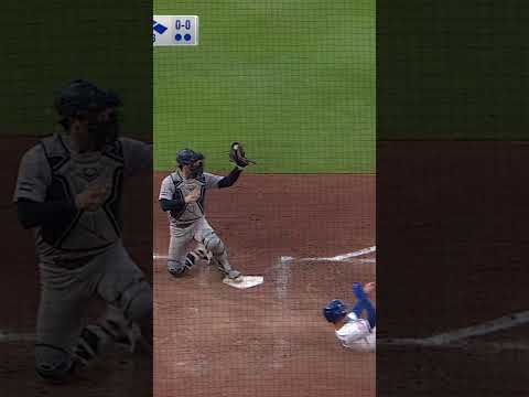 Aaron Judge with the PERFECT throw! 💪
