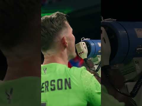 Henderson leading the chants ❤️💙