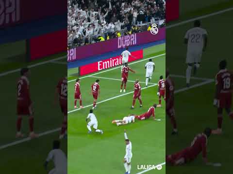 ✈️ Bellingham Airways JB5, destination: GOAL! #LaLigaHighlights #RealMadrid