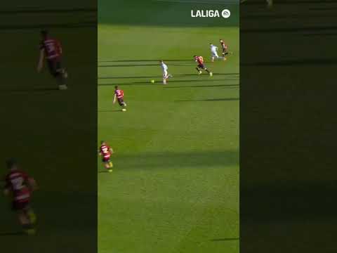 MIGUEL ROMÁN made the chance for Williot 🎁 #LALIGAHighlights