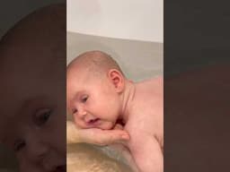 Tummy Time In The Bath #tummytime #bathtime #swimming #babybath #babyswim