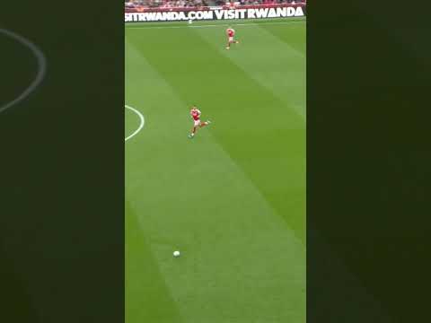 GOALKEEPER SLIDES FROM OUTTA NOWHERE!