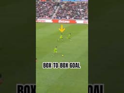 Alex Iwobi runs box-to-box to score. 🏃💨