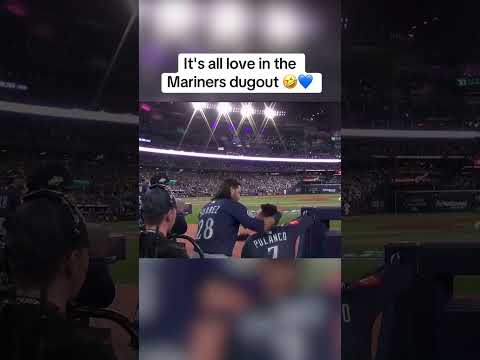 This reaction to J-Rod’s homer is everything 🫶