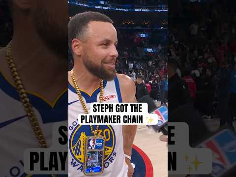 Steph Curry receives the prime playmaker chain