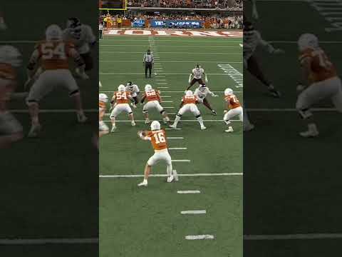 Arch Manning seals the deal against Texas A&M 😲 (📍 @vrbo)