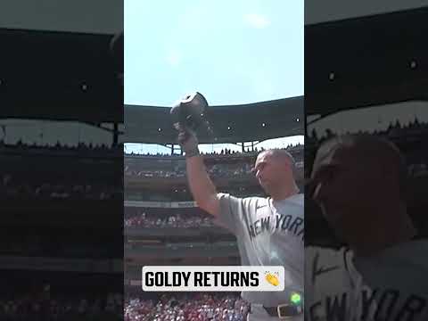 Cardinals fans give Paul Goldschmidt a standing ovation in his return to St. Louis 👏