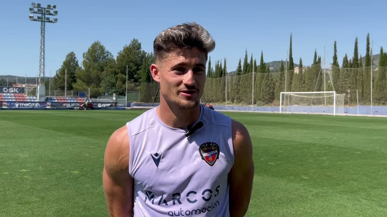 Iván Romero: “Tener el empuje de la afición hace que nos acerquemos más a la victoria” | Levante UD