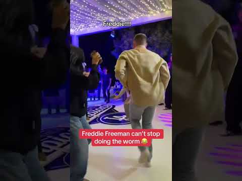 Freeman is lowkey nice with it 😅 (via @aisleaccess/IG, @mookiebetts/IG)