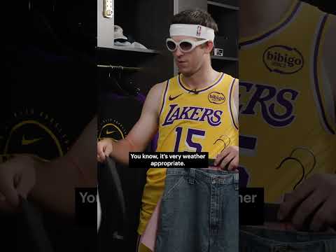 Will Austin ditch the hoodie and sweats for… Jorts and boots?! #lakers