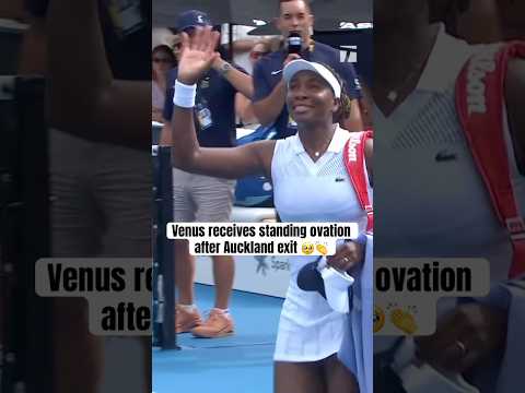 Leaving the court with a smile 😊 #venus #williams #serena #tennis