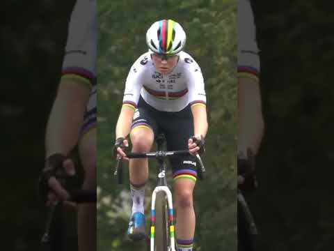 CX hits the Koppenberg! 💪🍿