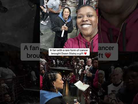 This moment between a fan and Dawn Staley after South Carolina's win ❤️ (via Jo'Von Faith/FB)