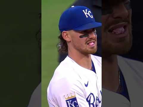 Bobby Witt Jr. with an UNREAL play 😮