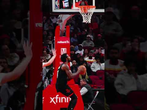 Tari threw it DOWN 👊 #rockets