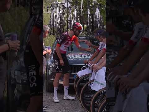 No warm-up is safe when Filippo Ganna’s around… 😂 #cycling #lavuelta #ganna