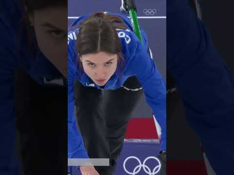 Stefania Constantini seals Italy's 8-6 win over Japan in the 10th end with a 2-pointer! 🥌