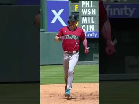 Corbin Carroll sends this one WAY out! 🐍