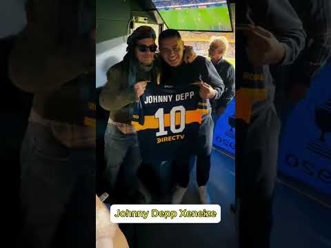 Johnny Depp received his Boca Juniors shirt 🤩 🔵🟡 (via Bocajrs/IG)