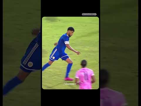 The keeper didn’t even move 😅