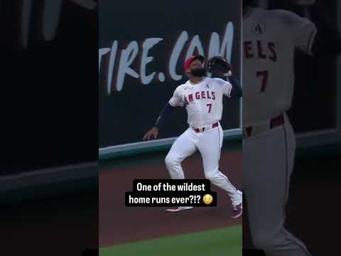 Off his glove, off his head and out for a home run 🫨