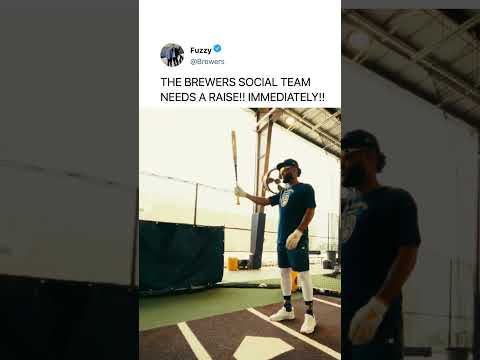 needs a raise 👏🏻👏🏻