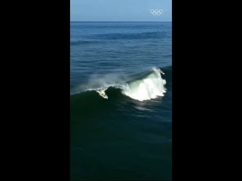 Buzzer beater from the Olympic champ Kauli Vaast! 🏄 🇫🇷