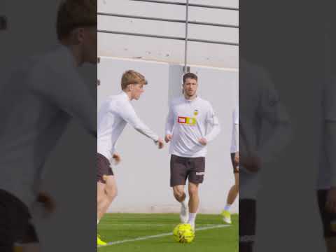 El Valencia CF, enfocado en el partido ante el Levante UD