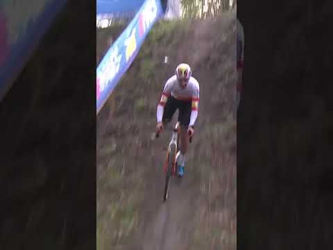 Felipe Orts goes one legged 😮