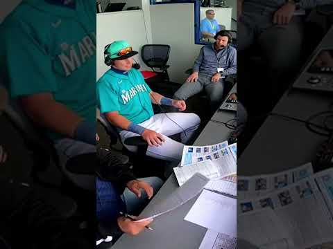 Colt Emerson kept it together 🤣 (via @mariners/TT)