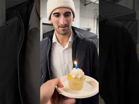 matty b-day game day 🥳🧁 #seakraken #Mattybeniers #gamedayarrivals