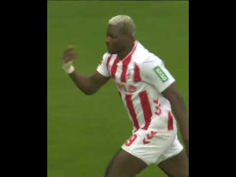 Ragnar Ache with one of the best goals you will see today in the Bundesliga 🤯