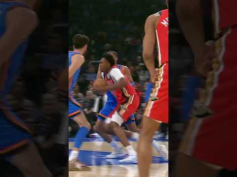 Derik Queen finishes in traffic at the rim 💪 #pelicans #nba #shorts