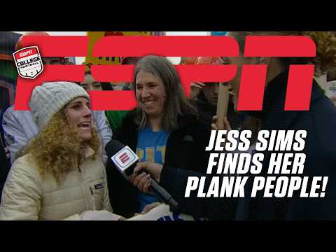 Jess Sims joins the fans! 🔥 Who has the BEST SIGN at Pitt? 👀 @geico | Countdown to GameDay