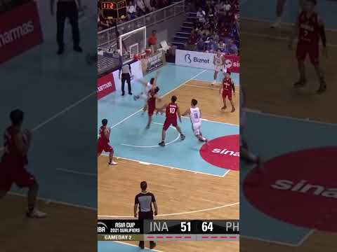 Killer stepback + lefty bag 💼 Juan Gomez de Liaño is a show 🍿 #FIBAAsiaCup