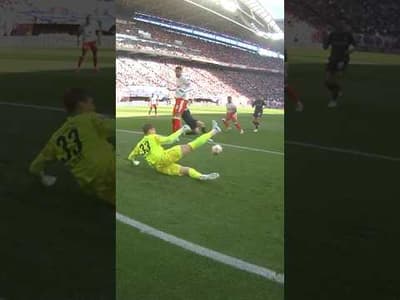 Wie kratzt Mo Nicolas diese Bälle raus? 🤯 #dieFohlen