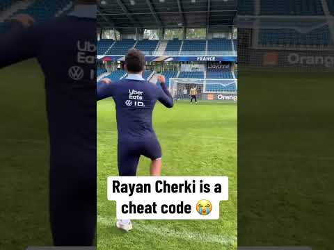 Rayan Cherki is a cheat code 😭🔥 (via equipedefrance/TT)